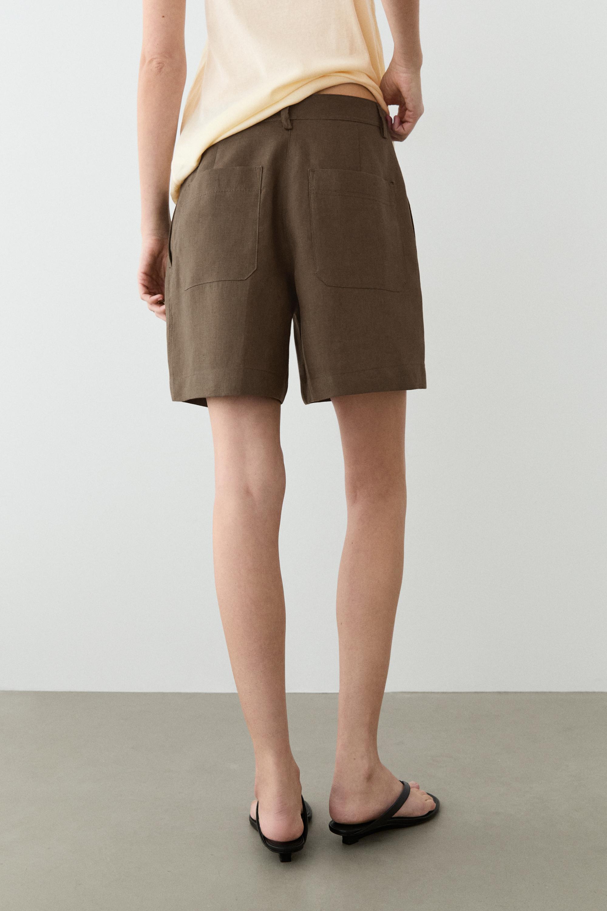 Pleated 100% linen shorts